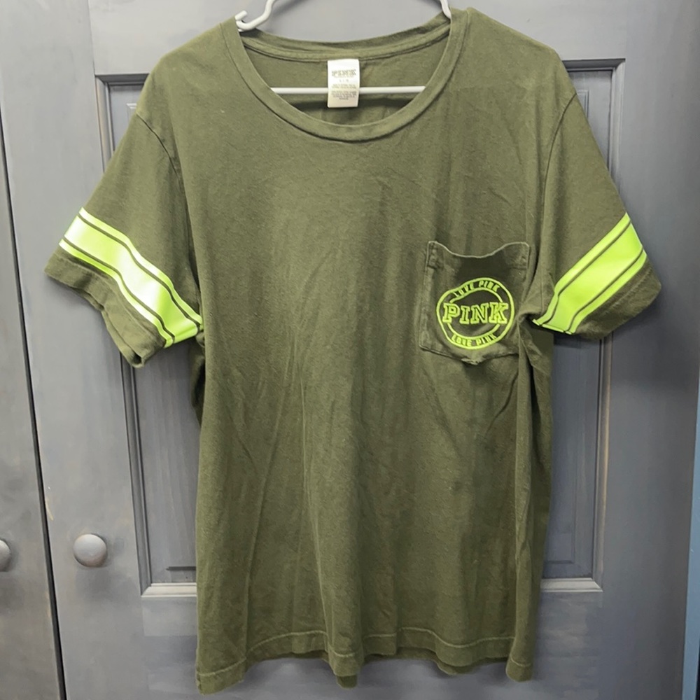 Love pink Victoria’s Secret T-Shirt L large green